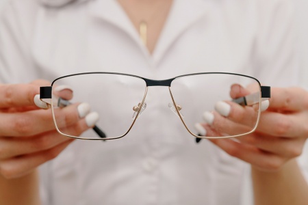 Сколько времени может занять привыкание к новым очкам?